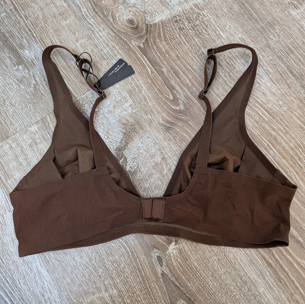 NWT SKIMS Naked Everyday Plunge Bralette Wirefree Bra Smokey Quartz Size Large